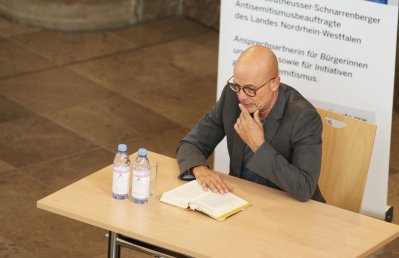 Christian Berkel bei der Auftraktveranstaltung der Lesereihe "Gegen das Vergessen"