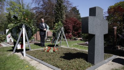 Kranzniederlegung anlässlich des 50. Todestags es ersten Ministerpräsidenten von Nordrhein-Westfalen Rudolf Amelunxen