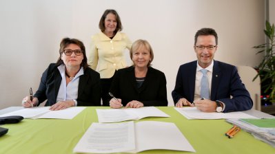 Symbolische Grundsteinlegung für das JohannesRau-Zentrum der Bergischen Universität Wuppertal