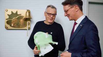 Ministerpräsident Wüst informiert sich im Protonentherapiezentrum WPE in Essen über die Behandlung von Krebserkrankungen