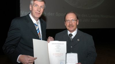 Innenminister verleiht Sportplaketten, Friedhelm Baur aus Mönchengladbach