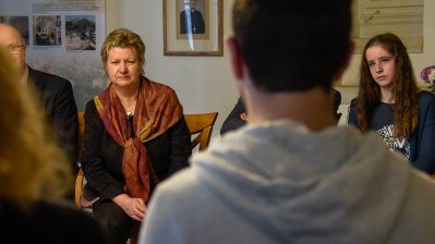Schulministerin Sylvia Löhrmann reist nach Israel: Gedenken der Opfer des Holocaust 