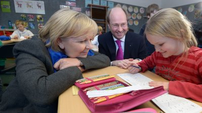 Kein Kind zurücklassen: Ministerpräsidentin Hannelore Kraft besucht Modellkommune Kreis Warendorf