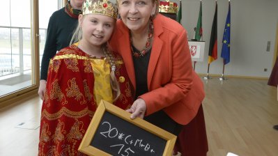 Ministerpräsidentin Hannelore Kraft begrüßt Sternsinger in der Staatskanzlei