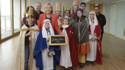 Sternsinger aus Paderborn besuchen die Staatskanzlei