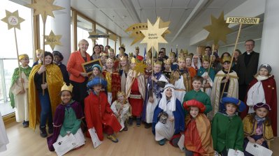 Ministerpräsidentin Hannelore Kraft empfängt Sternsinger in der Staatskanzlei.