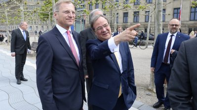 Ministerpräsident Armin Laschet empfängt den Landeshauptmann von Oberösterreich