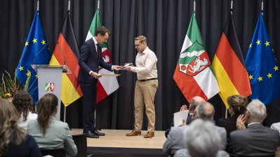Ministerpräsident Wüst verleiht 25 Personen die Rettungsmedaille des Landes Nordrhein-Westfalen