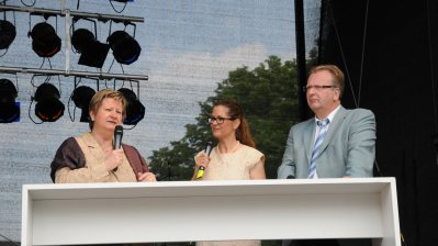 Ministerin Löhrmann eröffnet Familien- und Jugendfest in Hückeswagen, 08.06.2013