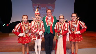 Ministerpräsident Armin Laschet empfängt die Kinderprinzenpaare und Kinderdreigestirne aus Nordrhein-Westfalen