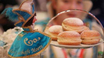 Ministerpräsident Armin Laschet empfängt die Kinderprinzenpaare und Kinderdreigestirne aus Nordrhein-Westfalen