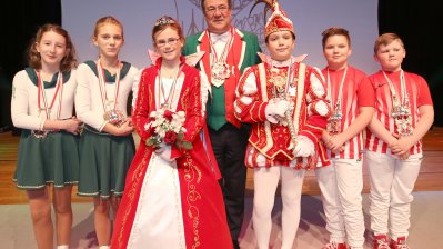 Ministerpräsident Armin Laschet empfängt die Kinderprinzenpaare und Kinderdreigestirne aus Nordrhein-Westfalen