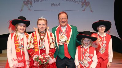 Ministerpräsident Armin Laschet empfängt die Kinderprinzenpaare und Kinderdreigestirne aus Nordrhein-Westfalen