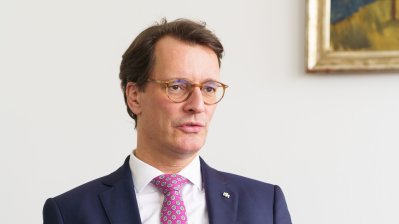 Ministerpräsident Hendrik Wüst trifft den neuen Beauftragten der Evangelischen Kirche im Rheinland, der Evangelischen Kirche von Westfalen und der Lippischen Landeskirche bei Landtag und Landesregierung in Nordrhein-Westfalen