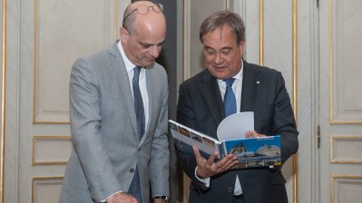 Armin Laschet reist zu Beginn der deutschen EU-Ratspräsidentschaft nach Paris