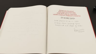 Ministerpräsident Hendrik Wüst empfängt den Botschafter der Republik Indien