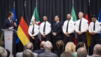 Ministerpräsident Wüst verleiht 25 Personen die Rettungsmedaille des Landes Nordrhein-Westfalen