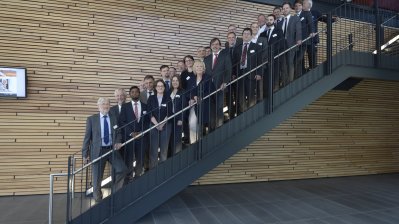 Gruppenbild auf einer Treppe
