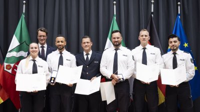 Ministerpräsident Wüst verleiht 25 Personen die Rettungsmedaille des Landes Nordrhein-Westfalen