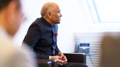 Ministerpräsident Hendrik Wüst empfängt den Botschafter der Republik Indien