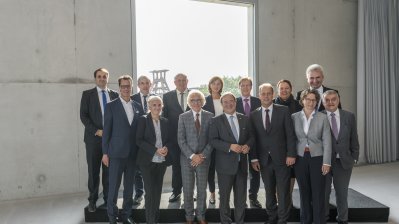 Gruppenfoto der Mitglieder des Landeskabinetts von Nordrhein-Westfalen in Essen