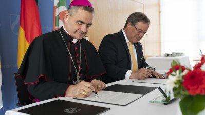 Nordrhein-Westfalen und Vatikan fördern weiterhin Katholische Theologie am Standort Bochum