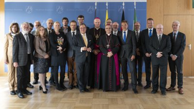Nordrhein-Westfalen und Vatikan fördern weiterhin Katholische Theologie am Standort Bochum