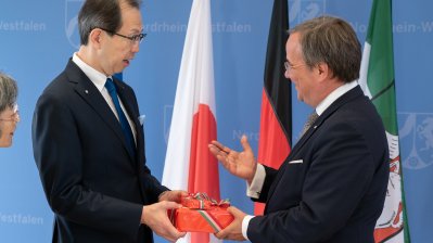 Ministerpräsident Armin Laschet empfängt den Gouverneur der japanischen Präfektur Fukushima