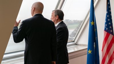 Ministerpräsident Laschet empfängt den Gouverneur des US-Bundesstaates Nebraska