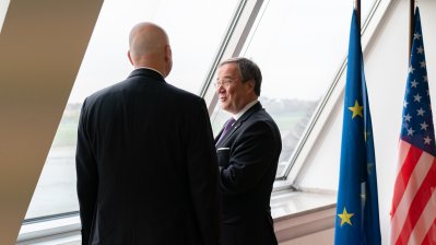 Ministerpräsident Laschet empfängt den Gouverneur des US-Bundesstaates Nebraska