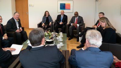 Ministerpräsident Laschet empfängt den Gouverneur des US-Bundesstaates Nebraska