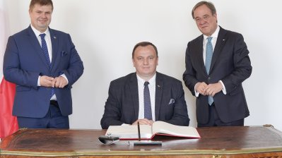 Ministerpräsident Laschet empfängt Schlesiens Marschall Jakub Chełstowski
