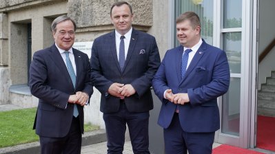 Ministerpräsident Laschet empfängt Schlesiens Marschall Jakub Chełstowski