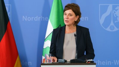 Nordrhein-Westfalen verlängert Coronaschutzverordnung: Einführung einer lokalen Corona-Bremse und klare Regeln für Schulen und Veranstaltungen