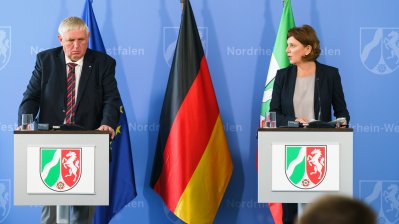 Nordrhein-Westfalen verlängert Coronaschutzverordnung: Einführung einer lokalen Corona-Bremse und klare Regeln für Schulen und Veranstaltungen