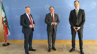 Presse-Briefing mit Ministerpräsident Armin Laschet informiert gemeinsam mit Gesundheitsminister Karl-Josef Laumann