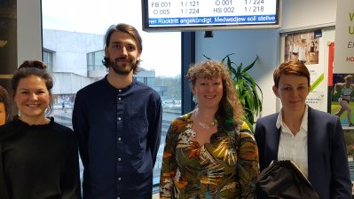 Staatssekretärin Andrea Milz mit der Leitung des Hochschulsports Bochum/Ruhr.