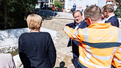 Bundeskanzlerin Angela Merkel und Ministerpräsident Armin Laschet im Märkischen Kreis und in Hagen
