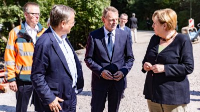 Bundeskanzlerin Angela Merkel und Ministerpräsident Armin Laschet im Märkischen Kreis und in Hagen