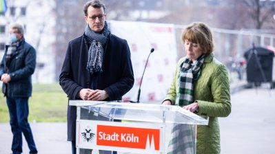 Eröffnung von neuem „Drive-in-Impfzentrum“ an der Lanxess