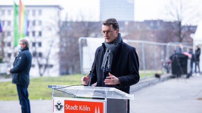 Eröffnung von neuem „Drive-in-Impfzentrum“ an der Lanxess