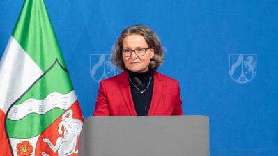 Pressekonferenz im Nachgang zum Austausch mit den Kommunalen Spitzenverbänden über zu erwartende Aufnahme von Flüchtlingen in Nordrhein-Westfalen