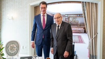 Ministerpräsident Wüst ehrt Heinz Becker aus Steinheim mit dem Landesverdienstorden