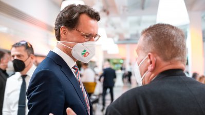 Ministerpräsident Hendrik Wüst verleiht die Rettungsmedaille des Landes Nordrhein-Westfalen 