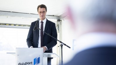 Ministerpräsident Hendrik Wüst besucht das Duisburg Gateway Terminal 