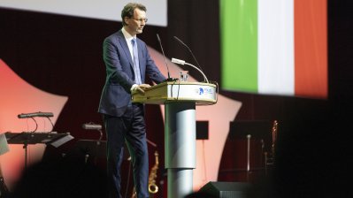 Großer Tag für die nordrhein-westfälische Polizei: 2.770 Frauen und Männer legen bei zentraler Feier in Köln ihren Diensteid ab