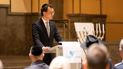 Ministerpräsident Hendrik Wüst nimmt am Festakt zum Entzünden der fünften Chanukka-Kerze in der Alten Synagoge Essen teil