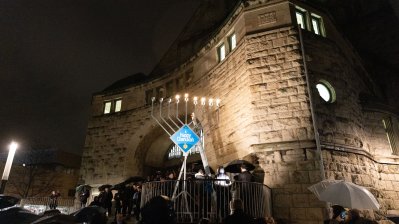 Ministerpräsident Hendrik Wüst nimmt am Festakt zum Entzünden der fünften Chanukka-Kerze in der Alten Synagoge Essen teilMinisterpräsident Hendrik Wüst nimmt am Festakt zum Entzünden der fünften Chanukka-Kerze in der Alten Synagoge Essen teil