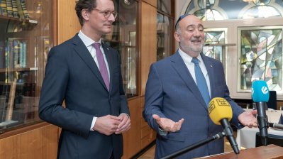 Ministerpräsident Hendrik Wüst trifft den Botschafter des Staates Israel Ron Prosor