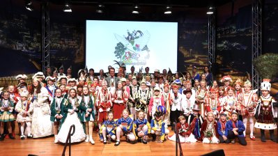 Ministerpräsident Hendrik Wüst empfängt die Kinderprinzenpaare und Kinderdreigestirne aus Nordrhein-Westfalen 